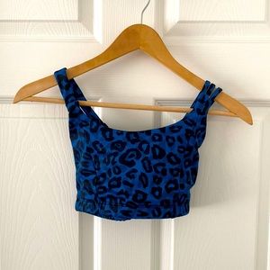 Onzie sports bra (bundle 3 or more items for $5 each)